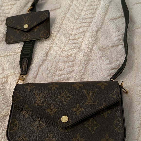 LV Monogram Wallet Feleci in Chain in good condition complet set. - Picture 6 of 6
